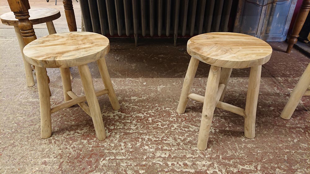 <p>Round Wood Stools</p>