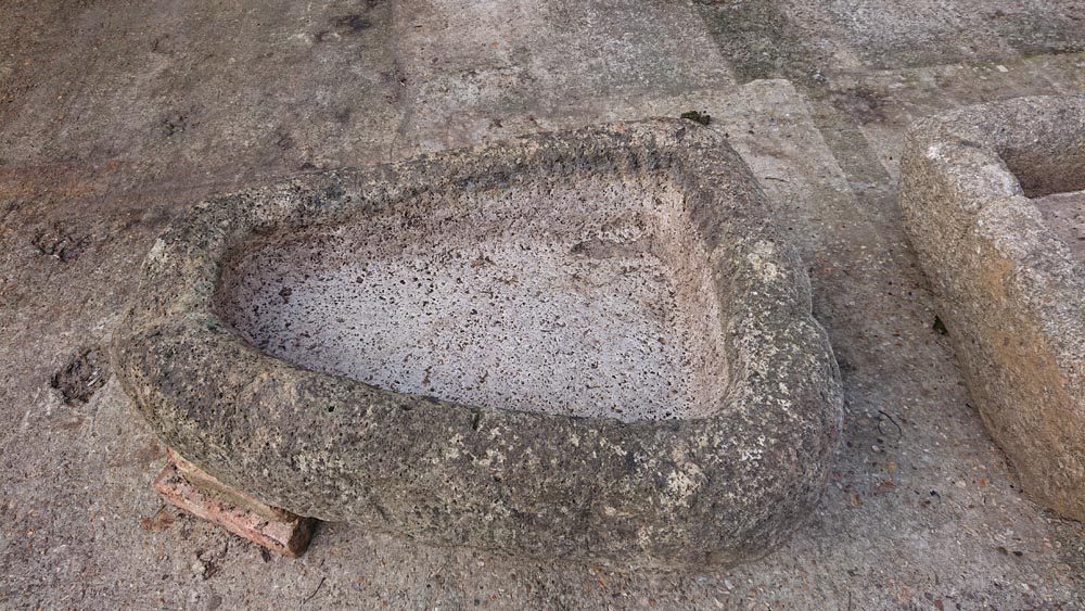 <p>Old Granite Trough</p><p>84 cm x 67 cm x 33 cm