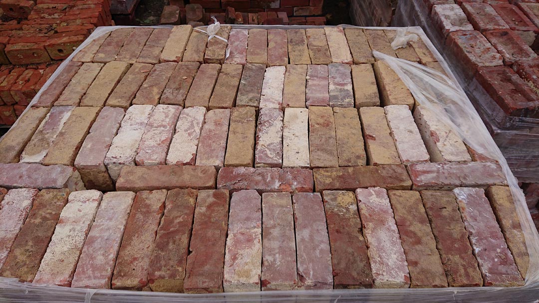 Red Wire Cut Bricks 3,600 in stock