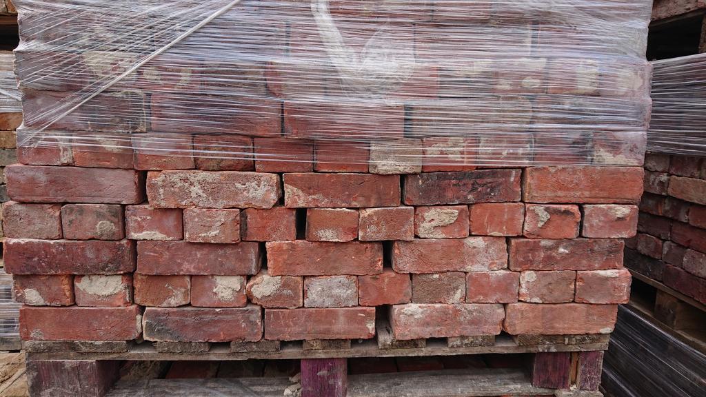 <p>Handmade Red Bricks reclaimed from Poole, Dorset</p><p>2,600 in stock</p>