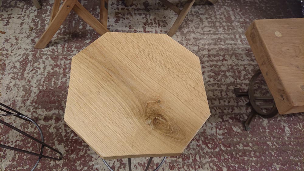 <p>Oak Top Bar Stools