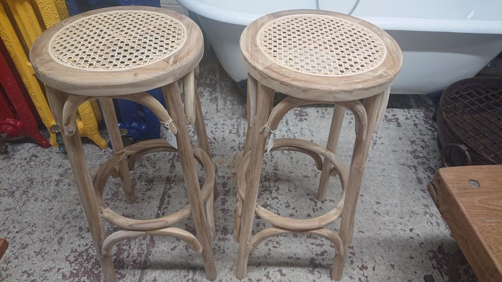 <p>Rattan Stools Large</p><p><span style="color: rgb(80, 80, 80); font-family: Montserrat; font-size: 14px;">H: 76cm W: 35cm D: 35cm