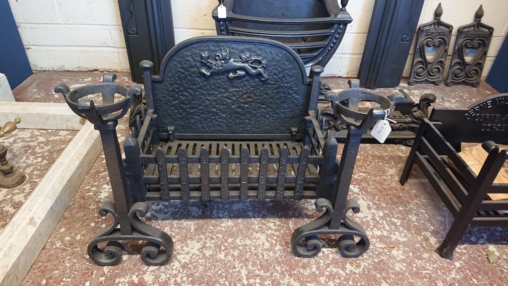 <p>Cast iron Fire Basket