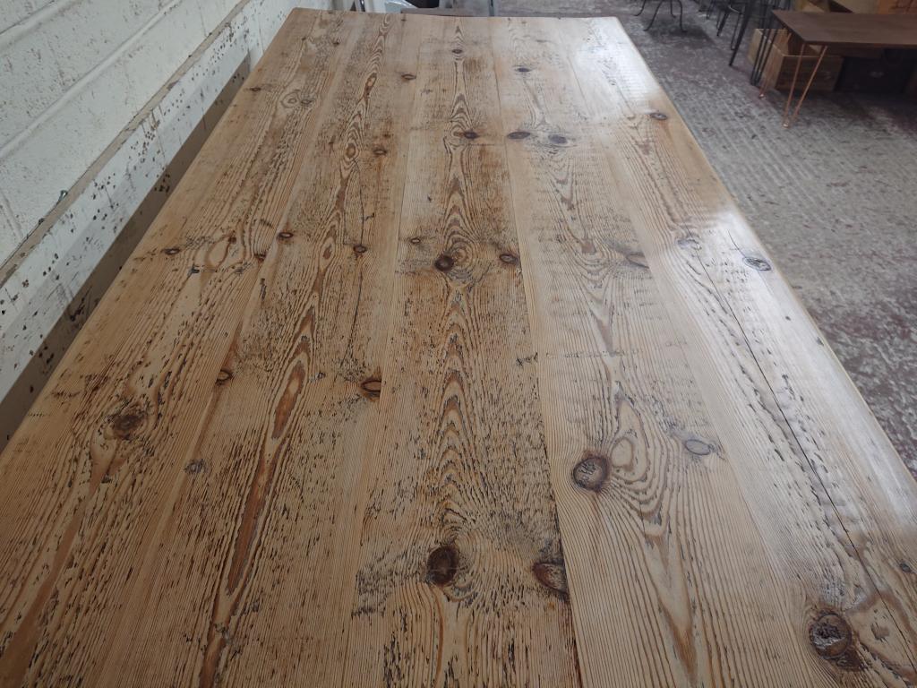 <p>Reclaimed Pine Kitchen Table</p><p>213 cm x 89 cm</p>