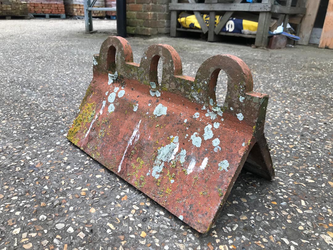 <p>Reclaimed 3 Hoop Ridge Tiles</p><p>23 in stock