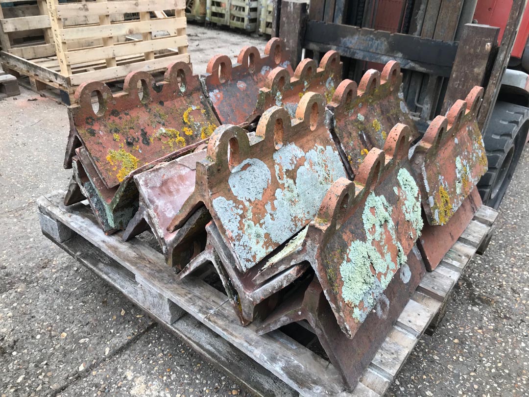 <p>Reclaimed 3 Hoop Ridge Tiles</p><p>23 in stock