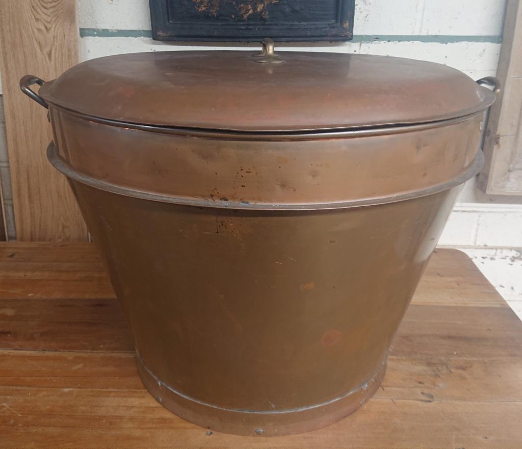 <p>Large Copper Bowl with Lid</p><p>50 cm high x 70 cm wide