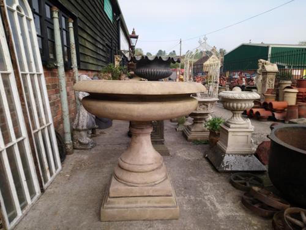 Large Georgian Taza made from reconstituted stone.
Base 60 cm, 107 cm High, Bowl 109 cm