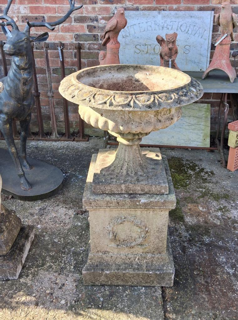 Urn with plinth