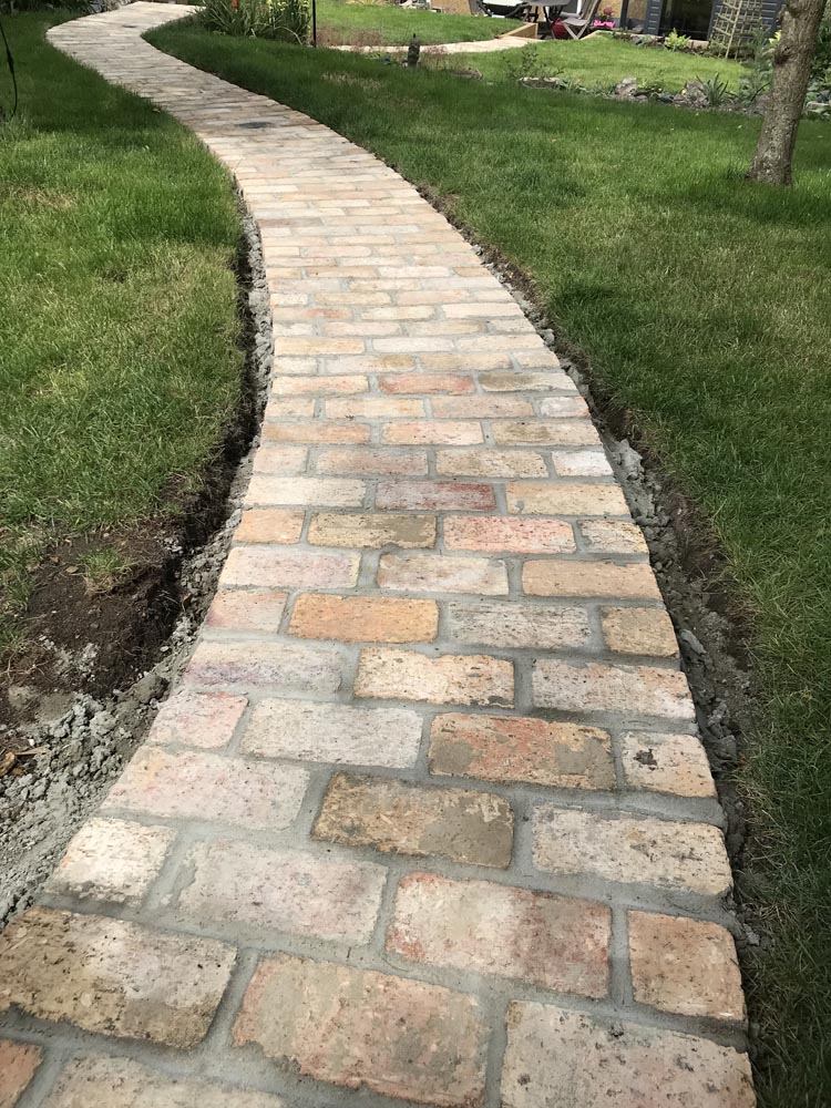 <p>Reclaimed mellow buff imperial wire cut bricks.</p><p>Previously used as a garden path.</p><p>Over 4,000 in stock</p>