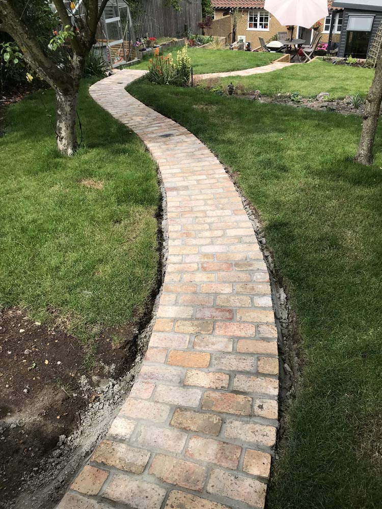 <p>Reclaimed mellow buff imperial wire cut bricks.</p><p>Previously used as a garden path.</p><p>Over 4,000 in stock</p>